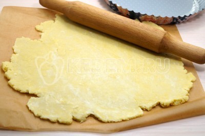 Открытый пирог с помидорами и сыром Открытый пирог с помидорами и сыром