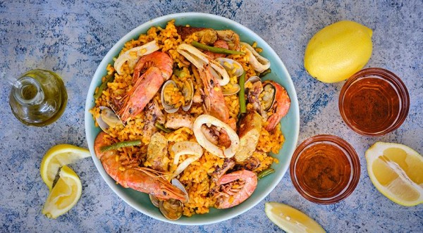 Паэлья с морепродуктами, фасолью и колбасками, пошаговый рецепт с фото Паэлья с морепродуктами, фасолью и колбасками, пошаговый рецепт с фото