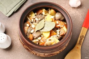 Печень с картофелем в горшочке