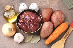Печень с картофелем в горшочке