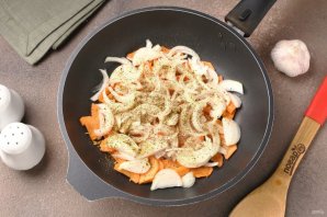 Печень с картофелем в горшочке