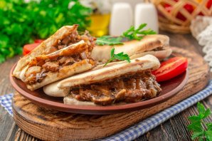 Пита с сыром и грибами Пита с сыром и грибами