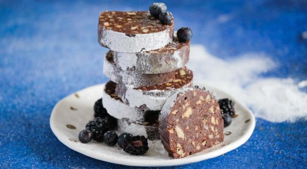 Праздничная шоколадная колбаска, пошаговый рецепт с фото Праздничная шоколадная колбаска, пошаговый рецепт с фото