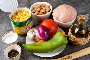 Рагу с фаршем, кукурузой и фасолью