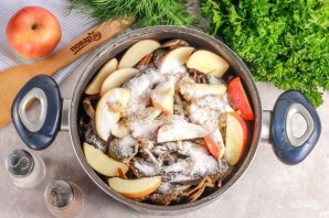 Раки с яблоками