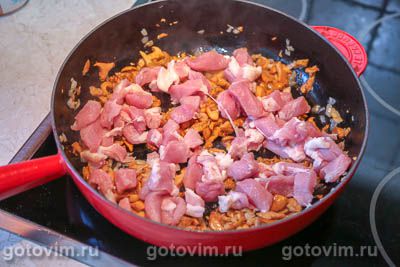 Рис с мясом и лисичками