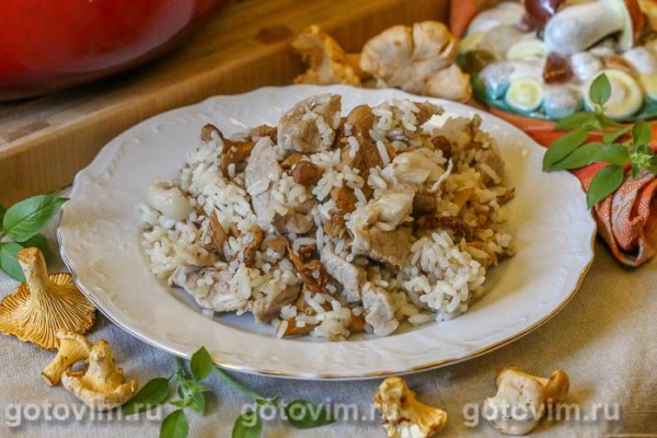 Рис с мясом и лисичками