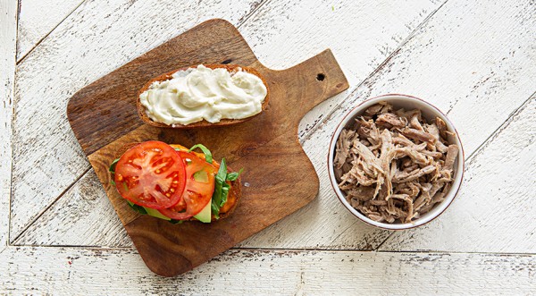 Сэндвич c бужениной, чипотле, авокадо и сыром, пошаговый рецепт с фото Сэндвич c бужениной, чипотле, авокадо и сыром, пошаговый рецепт с фото