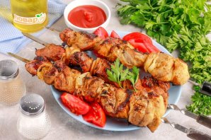 Шашлык из свинины с луком и водкой