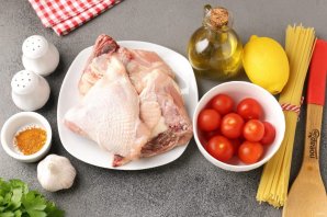 Спагетти с курицей и помидорами черри