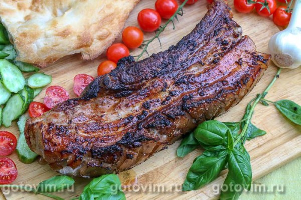 Свиная грудинка в томатном маринаде на мангале Свиная грудинка в томатном маринаде на мангале