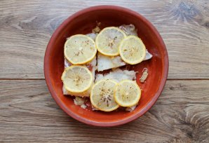 Треска с лимоном в духовке