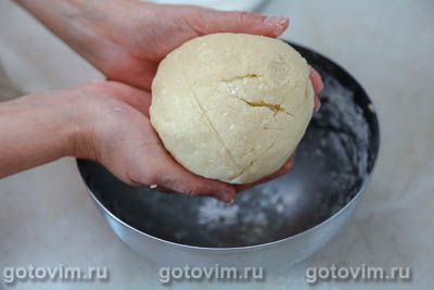 Творожные ватрушки с черной смородиной