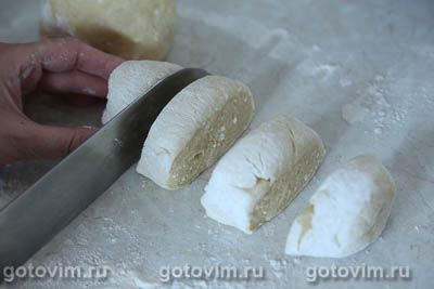 Творожные ватрушки с черной смородиной