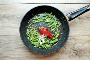 Вермишель быстрого приготовления с болгарским перцем и луком