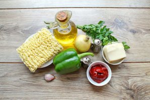 Вермишель быстрого приготовления с болгарским перцем и луком