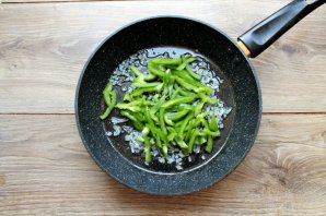 Вермишель быстрого приготовления с болгарским перцем и луком