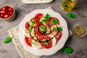 Закуска с сыром Моцарелла Закуска с сыром Моцарелла