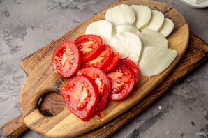 Закуска с сыром Моцарелла Закуска с сыром Моцарелла