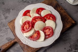 Закуска с сыром Моцарелла Закуска с сыром Моцарелла