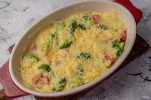 Запеканка с форелью и брокколи Запеканка с форелью и брокколи