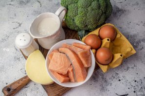 Запеканка с форелью и брокколи