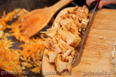 Жареная капуста с лисичками сладким перцем 