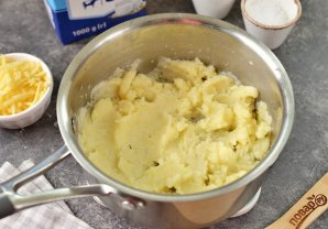 "Звезды" из сосисок и картофельного пюре "Звезды" из сосисок и картофельного пюре