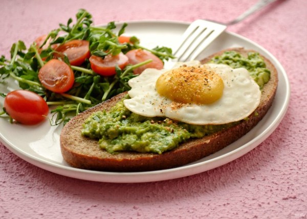 15 способов приготовить яичницу: от классики к экспериментам        