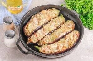 Баклажаны фаршированные консервированным тунцом