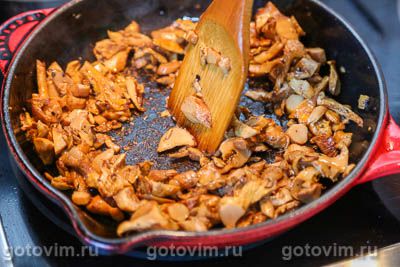 Блины с жареными лисичками и картофельным пюре Блины с жареными лисичками и картофельным пюре