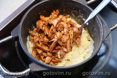 Блины с жареными лисичками и картофельным пюре Блины с жареными лисичками и картофельным пюре