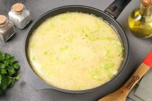 Булгур с фаршем, сладким перцем и сметаной