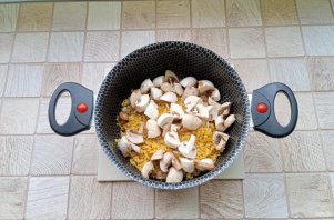 Булгур с куриной печенью и шампиньонами