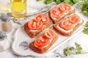 Бутерброды с беконом и горчицей