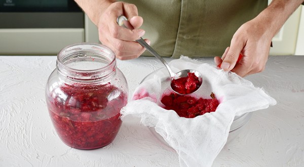 Быстрая настойка из ягод на водке, пошаговый рецепт с фото Быстрая настойка из ягод на водке, пошаговый рецепт с фото