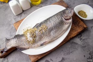 Форель с брокколи и цветной капустой в духовке Форель с брокколи и цветной капустой в духовке