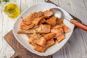 Форель запеченная в соевом соусе Форель запеченная в соевом соусе