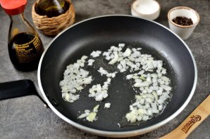 Фунчоза с курицей и замороженными овощами Фунчоза с курицей и замороженными овощами