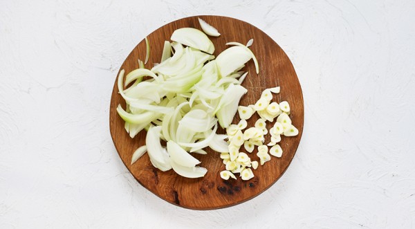 Грибы, жаренные с луком на сковороде, пошаговый рецепт с фото