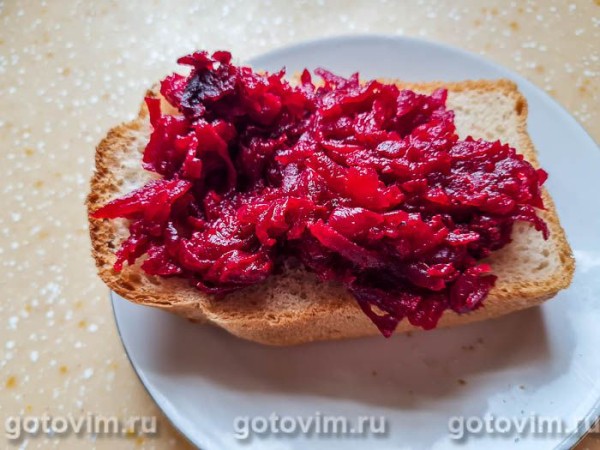 Икра из свеклы с луком и томатной пастой