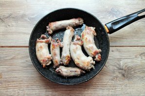 Индюшиные шейки запеченные в томатном соусе