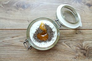 Йогурт с семенами чиа