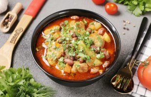 Картошка тушёная со свининой и фасолью Картошка тушёная со свининой и фасолью