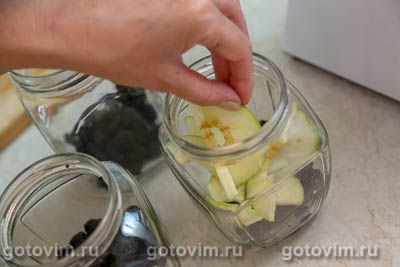 Компот из ежевики с яблоками