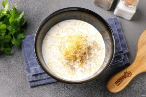 Куриные тефтели в духовке в сливочно-сырном соусе