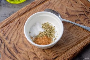 Медальоны из хека на сковороде