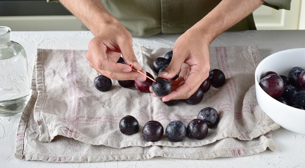 Настойка сливовая на водке, пошаговый рецепт с фото Настойка сливовая на водке, пошаговый рецепт с фото