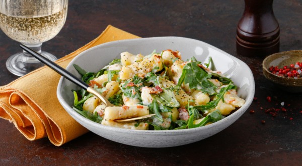 Ньоки со сливочным соусом и колбасой, пошаговый рецепт с фото Ньоки со сливочным соусом и колбасой, пошаговый рецепт с фото