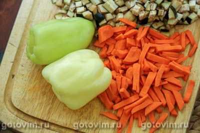 Овощное рагу с мясом, баклажанам и фасолью в томатном соусе Овощное рагу с мясом, баклажанам и фасолью в томатном соусе